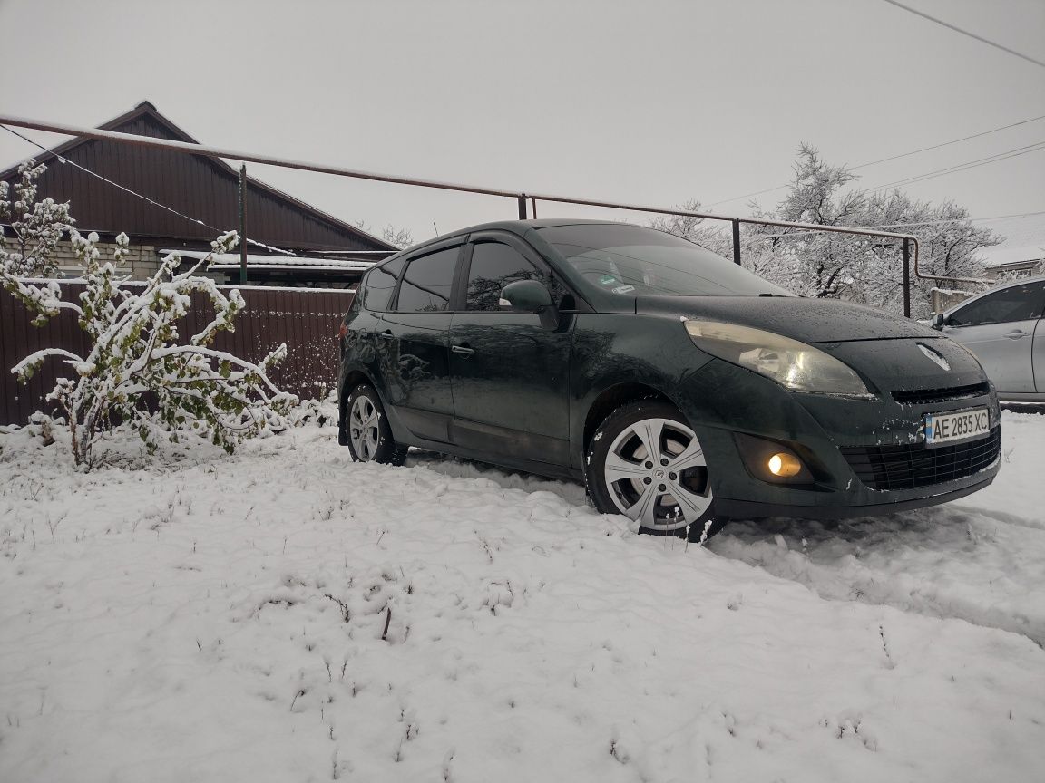 Renault grand scenic 3 1,9 DСi 2009 один власник.