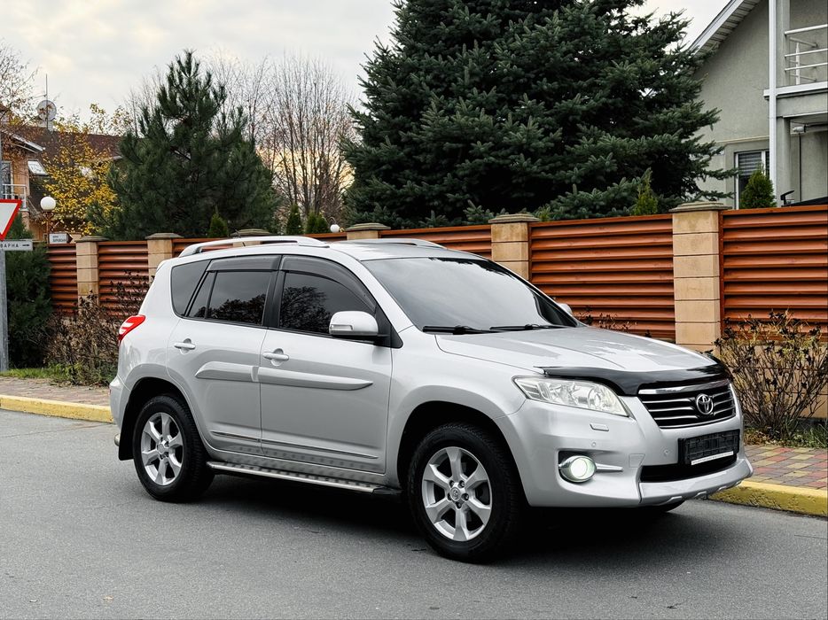 Продам свою Toyota Rav