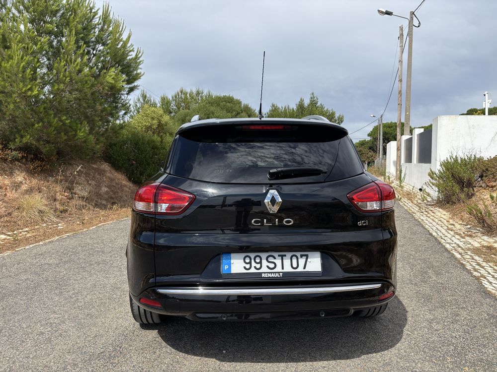 RENAULT CLIO 1.5 dCi Limited • 04/2017 • 130.000 Kms