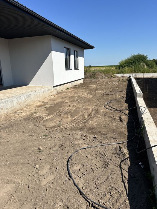 Продам сучасний будинок поруч автосалону по вулиці Київська