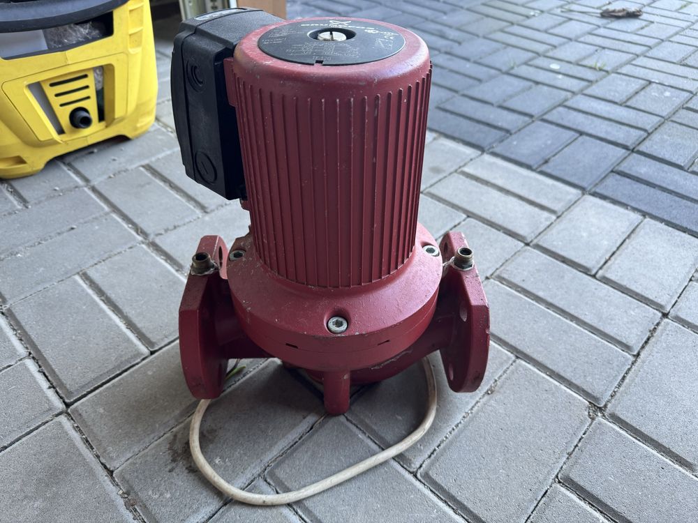 Grundfos UPS 50-120F bezdlawnicowa pompa obiegowa C.O 3 predkosci