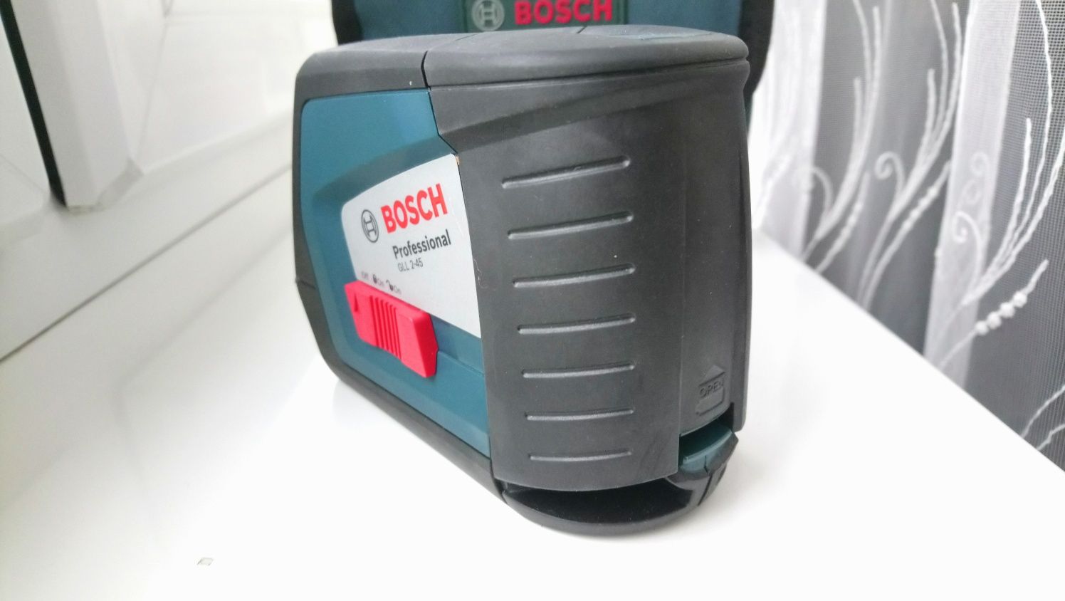 Уровень лазерный нивелир BOSCH GlL2-45 professional
