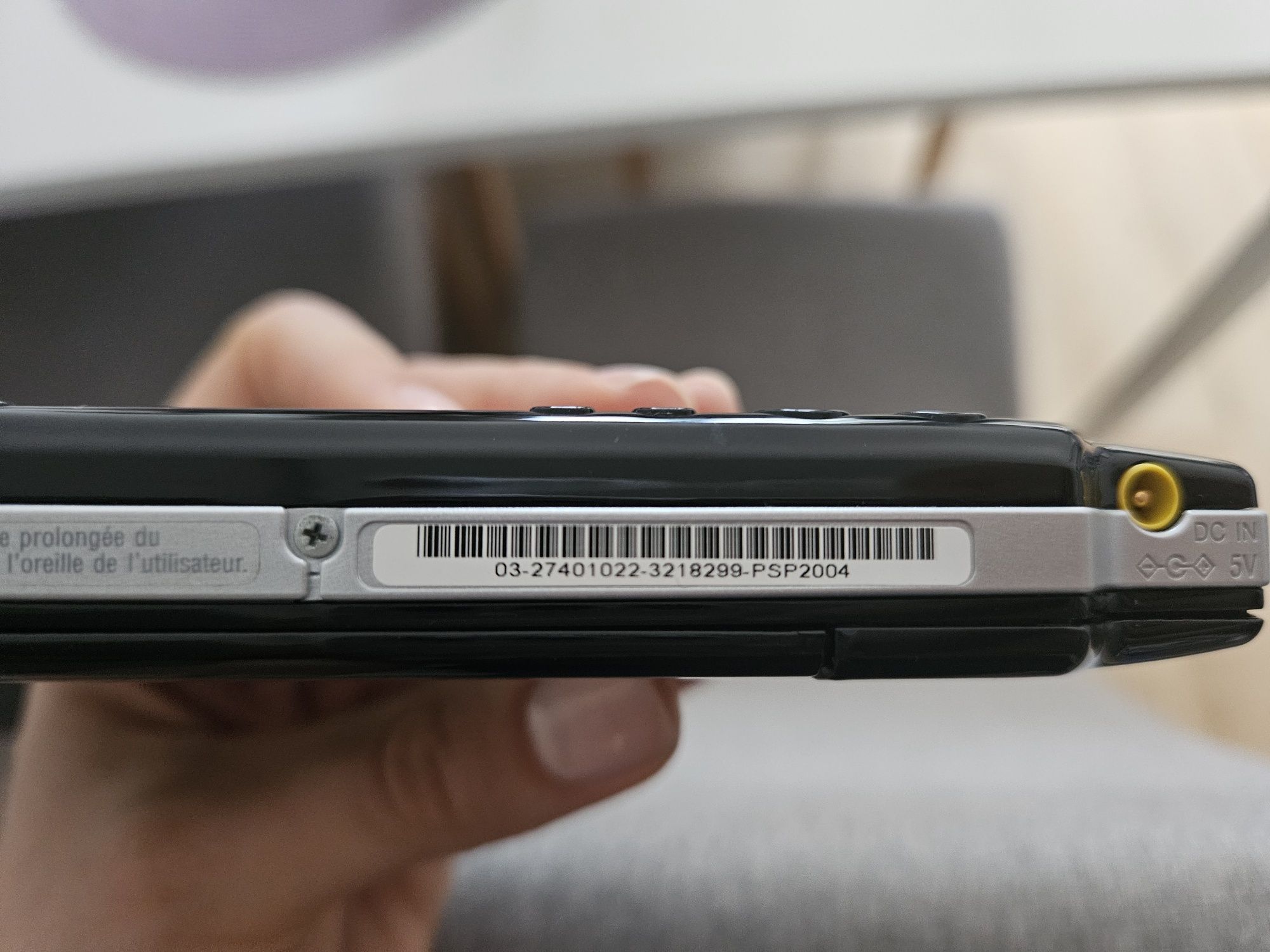 PSP z kompletem 7 gier i oryginalną torbą