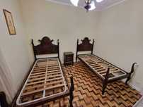 Móveis de quarto em madeira de castanho