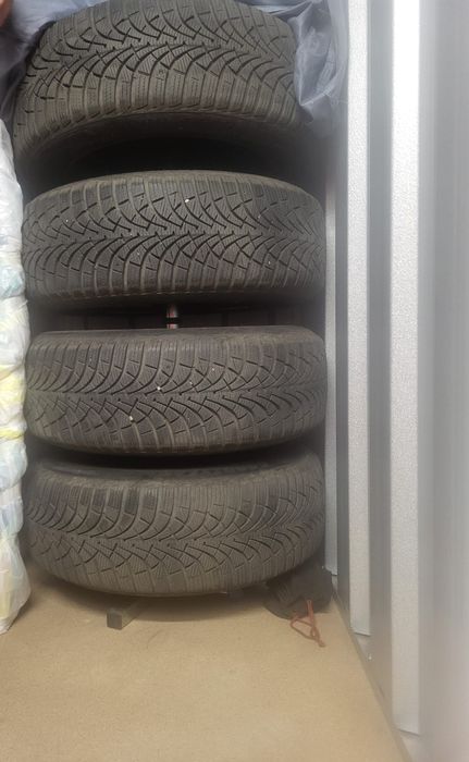 Opony zimowe Good Year 205/55 R16