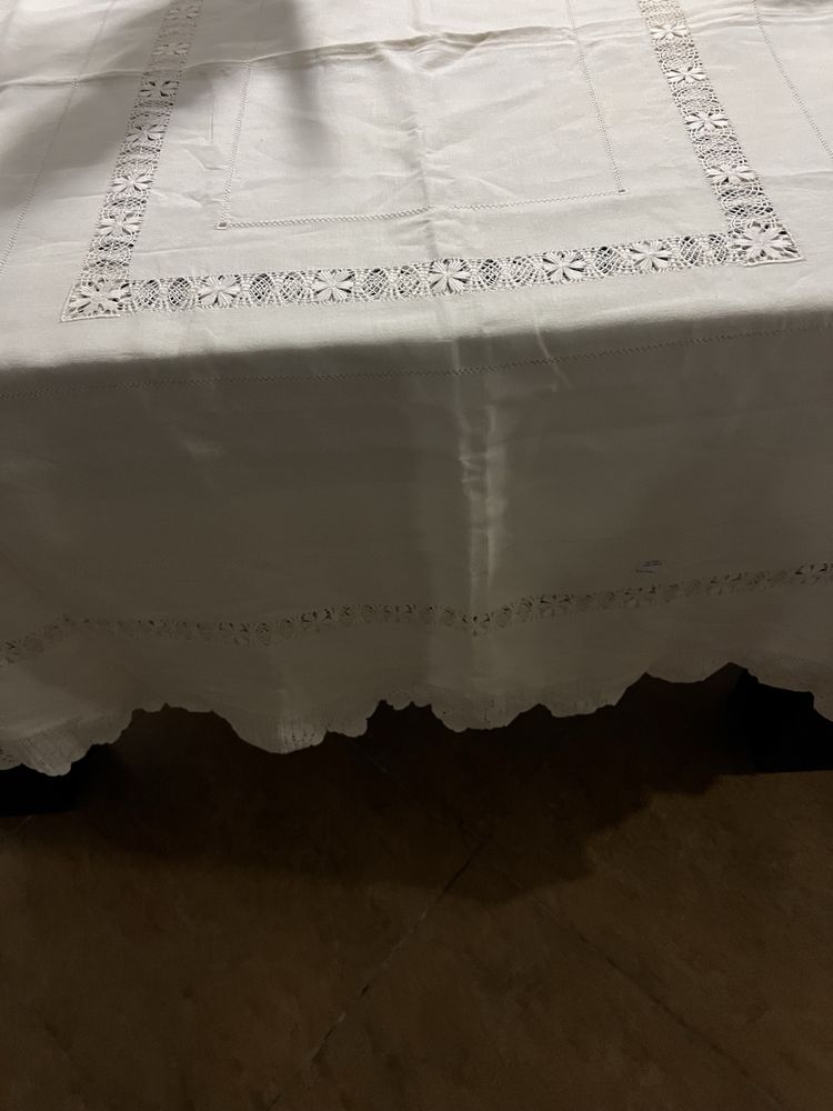 Vendo várias peças em linho com renda feita á mão