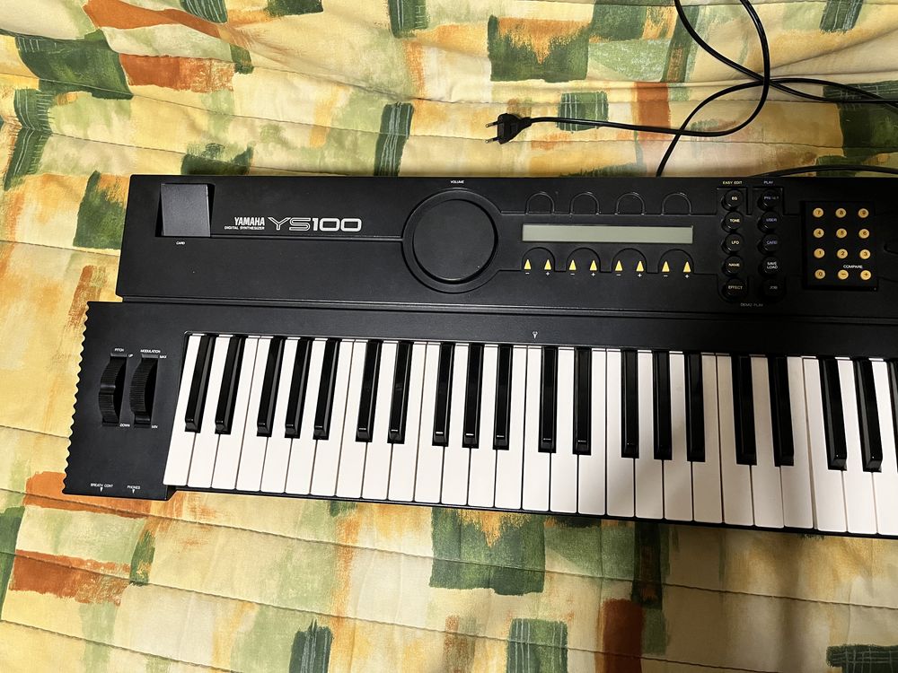 Продаю Yamaha YS100