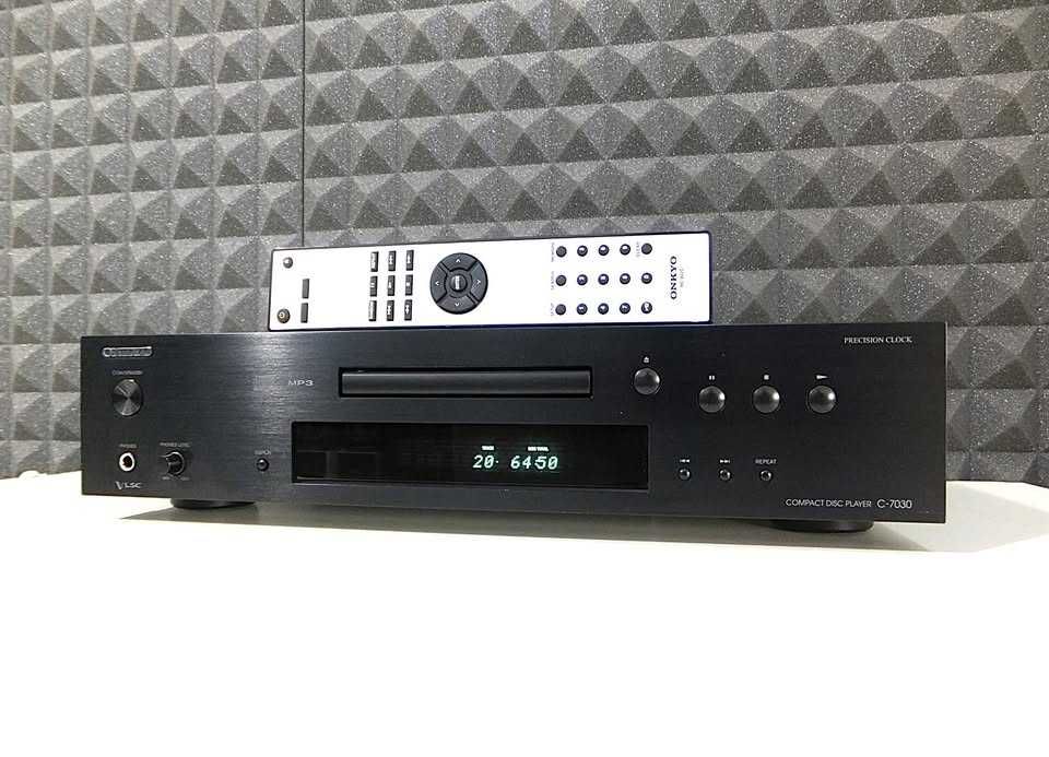 Markowy odtwarzacz cd ONKYO C-7030