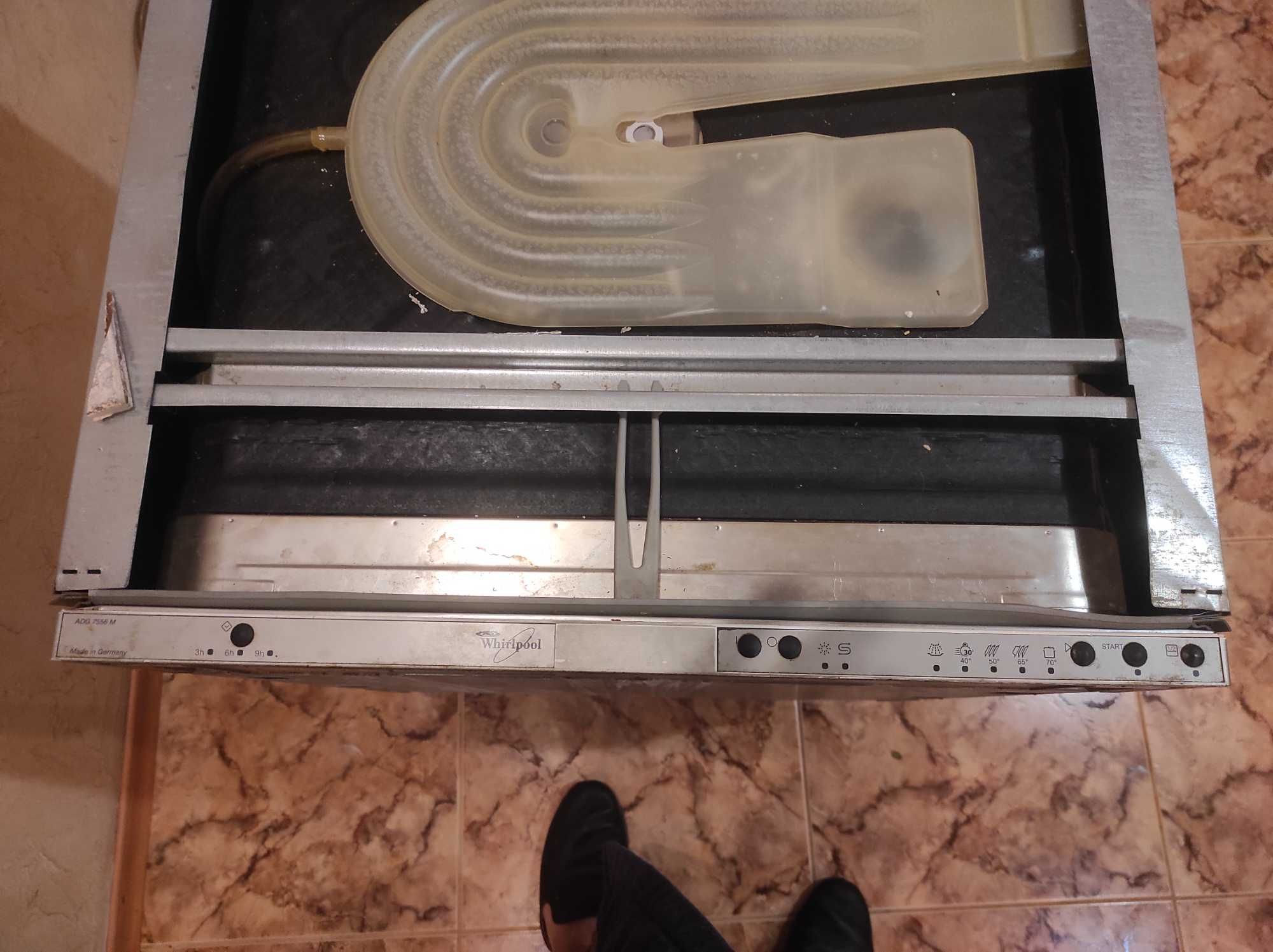 Посудомийна машина  Whirlpool ADG 7556 M