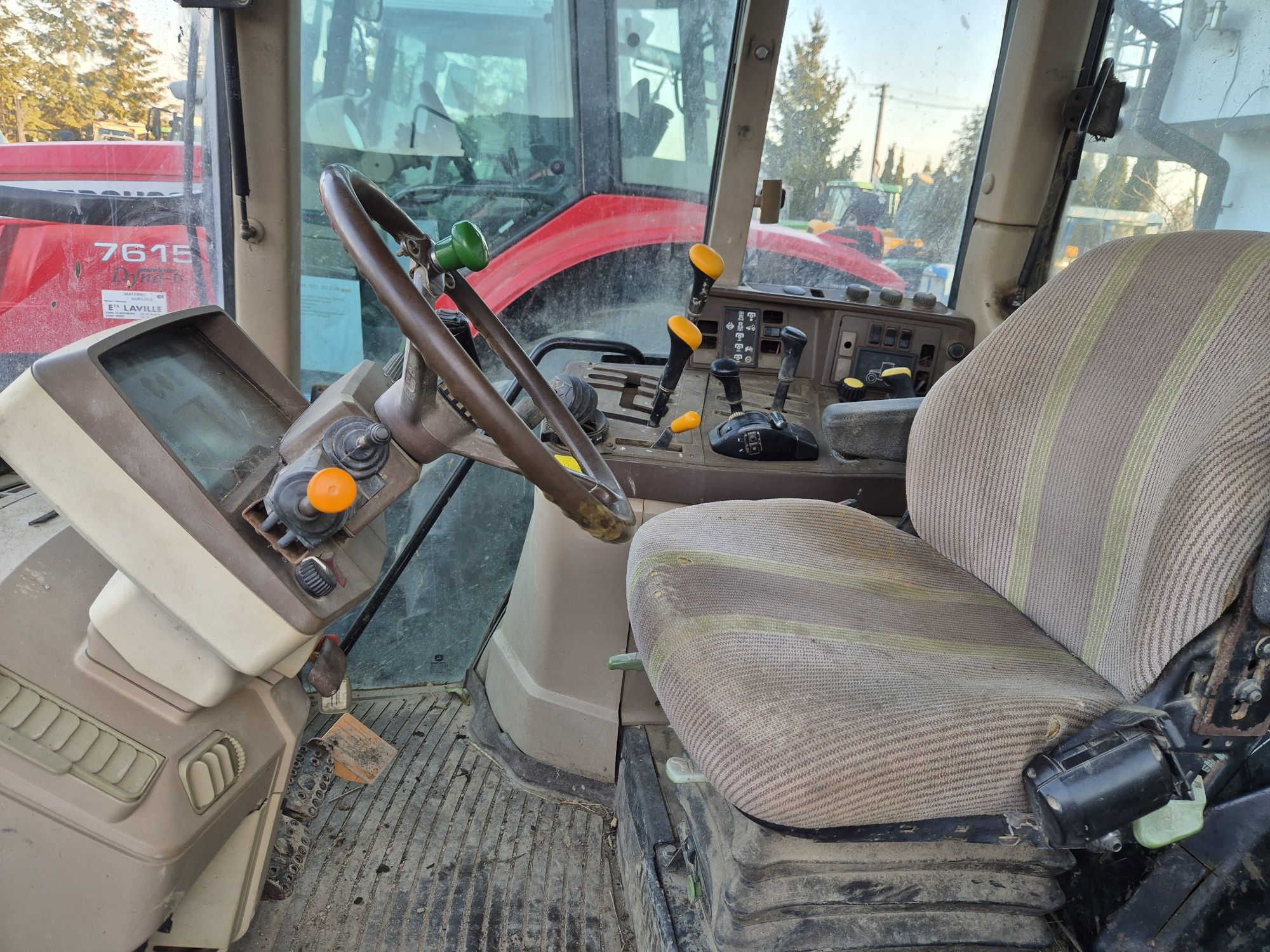 John deere 6110 . Uszkodzony.  Dla majsterkowicza.  Jeżdżący.