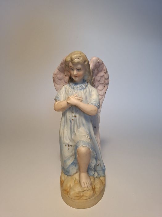 Figurka anioł biskwit