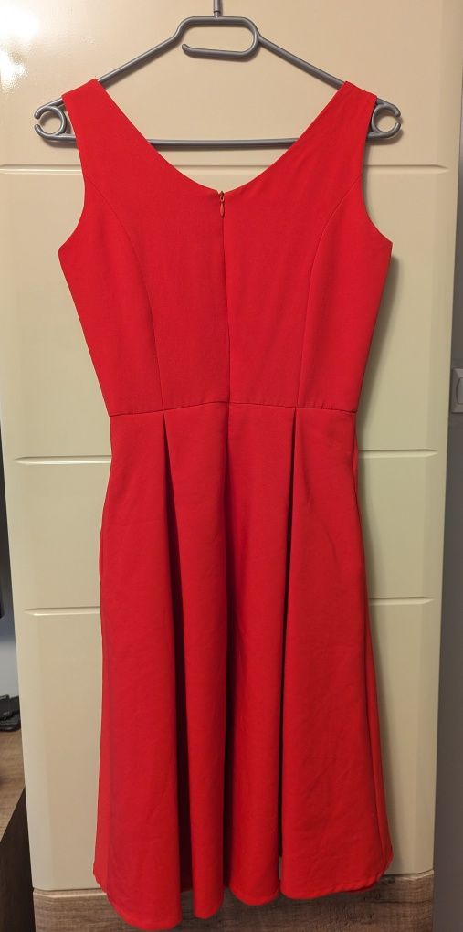 Elegancka czerwona sukienka Xs