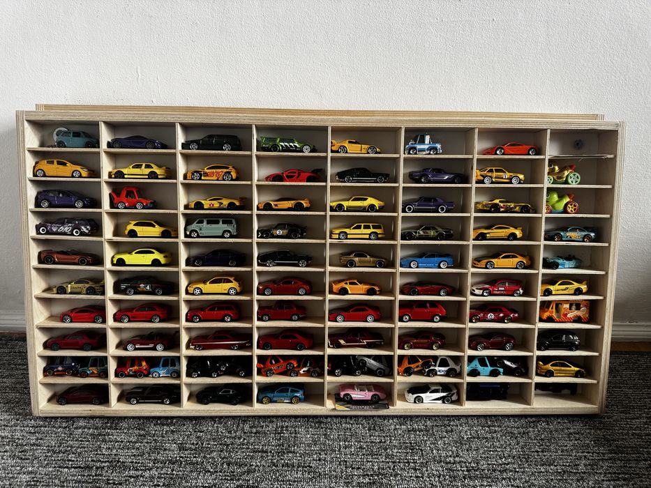 Kolekcja hot wheels prawie 320 sztuk