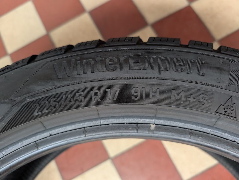 Uniroyal WinterExpert 225/45R17 91H #228D