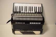 Acordeao hohner Studant  72 3 voz. N 143