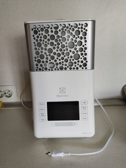 Зволожувач повітря модель - Electrolux EHU-3715D