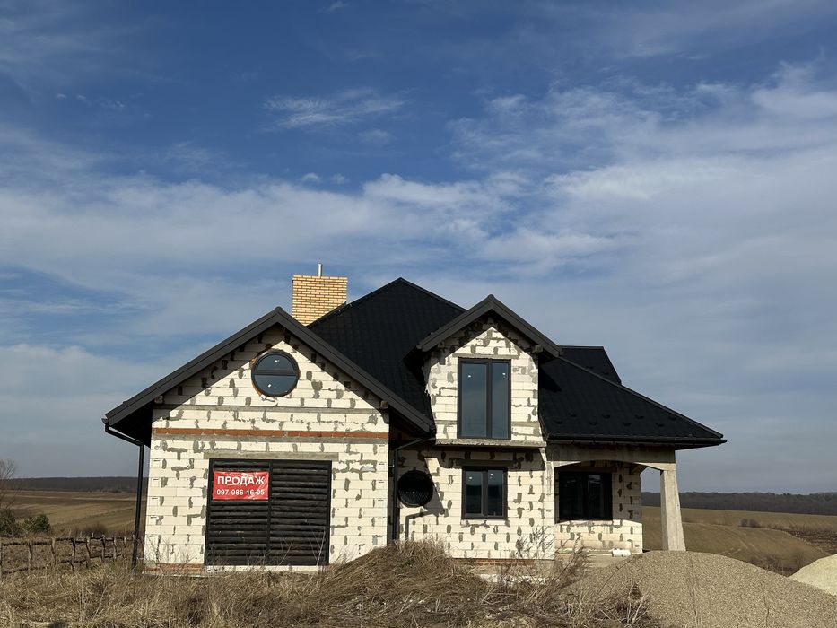 Продаж будинку біля Самбора (Воютичі)
