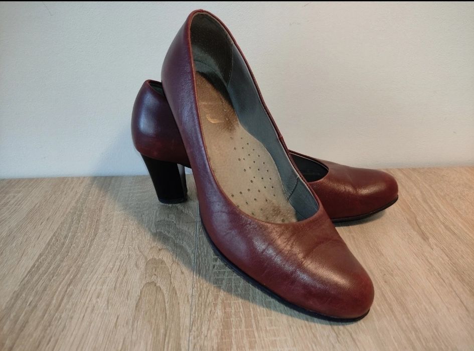 Eleganckie buty PESCO roz. 41 skóra 100%, brazowe