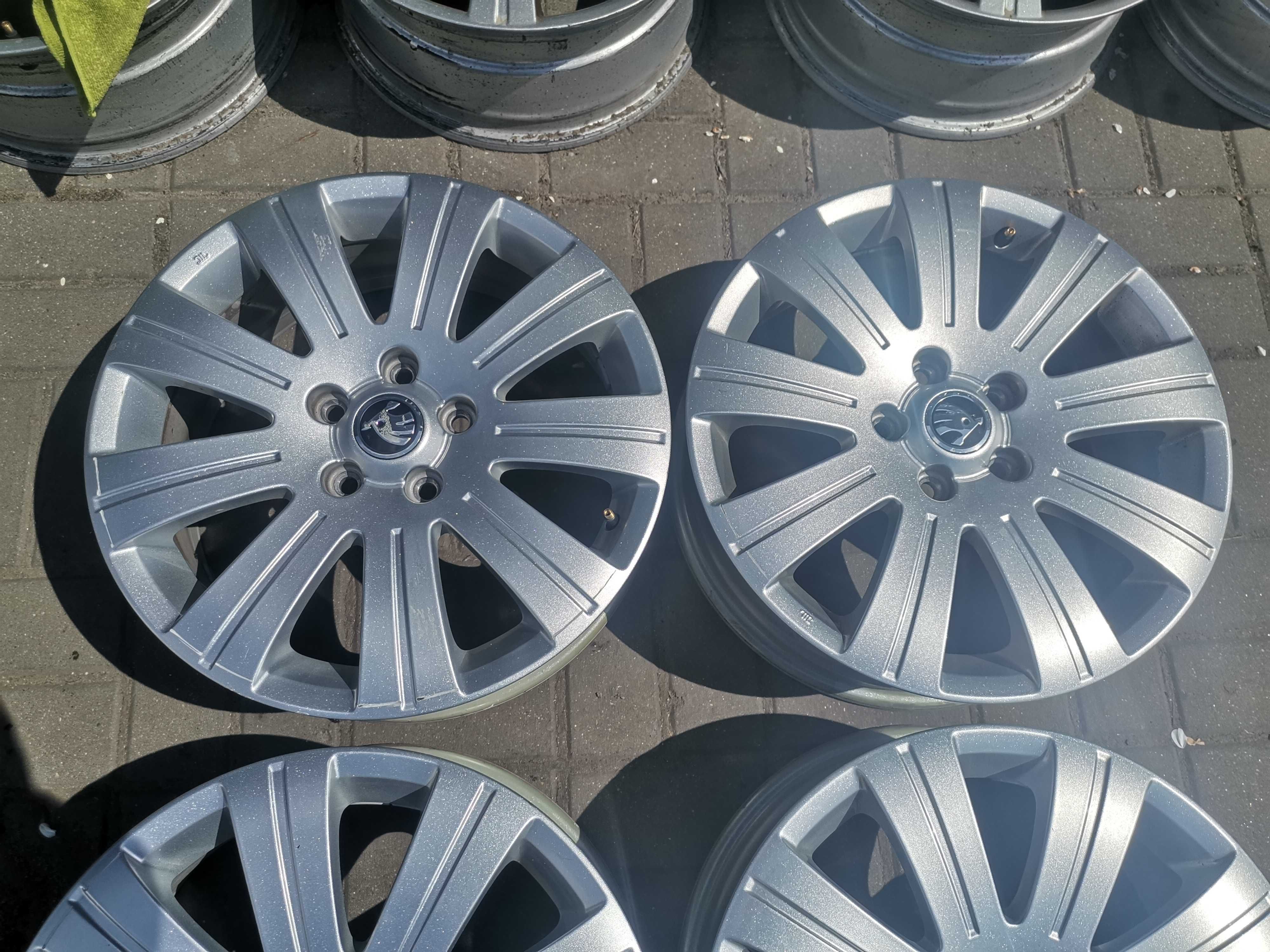 Felgi 5x112 17 cali skoda super Octavia.