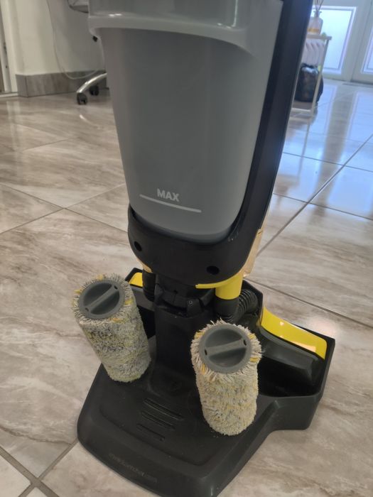 Пилосос мийний KARCHER FC 5 як новий