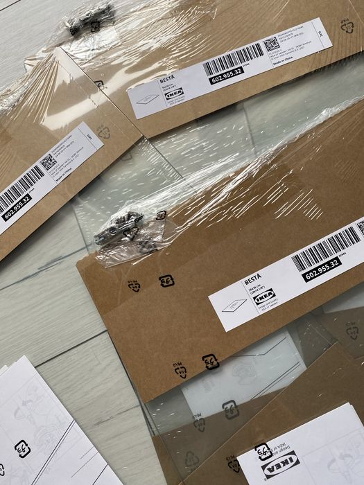 Nowe szklane półki Besta Ikea