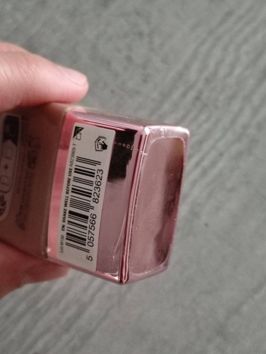 Nowe zapieczetowane krople brązujące light/med Revolution