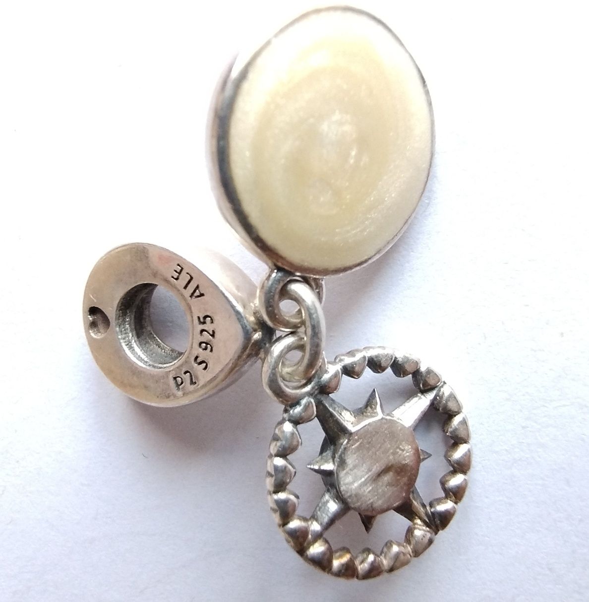 Zawieszka charms z motto Pandora