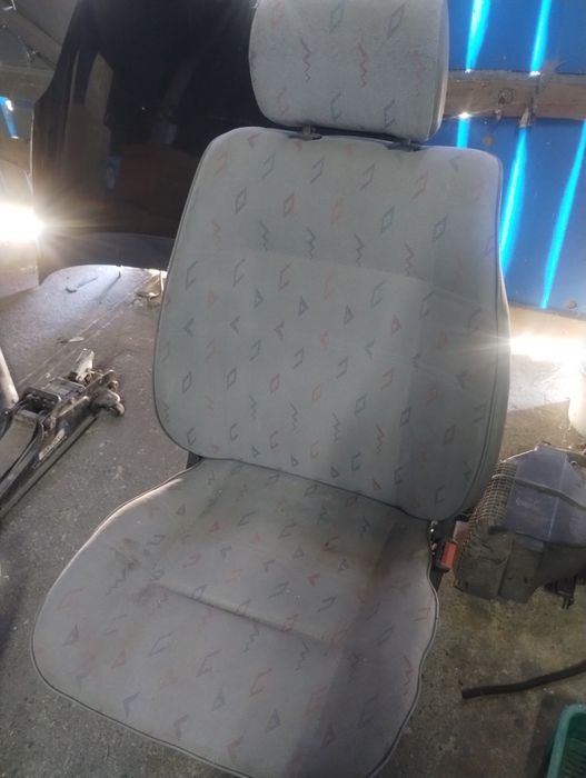 Volkswagen T4 fotel prawy przód pojedynczy