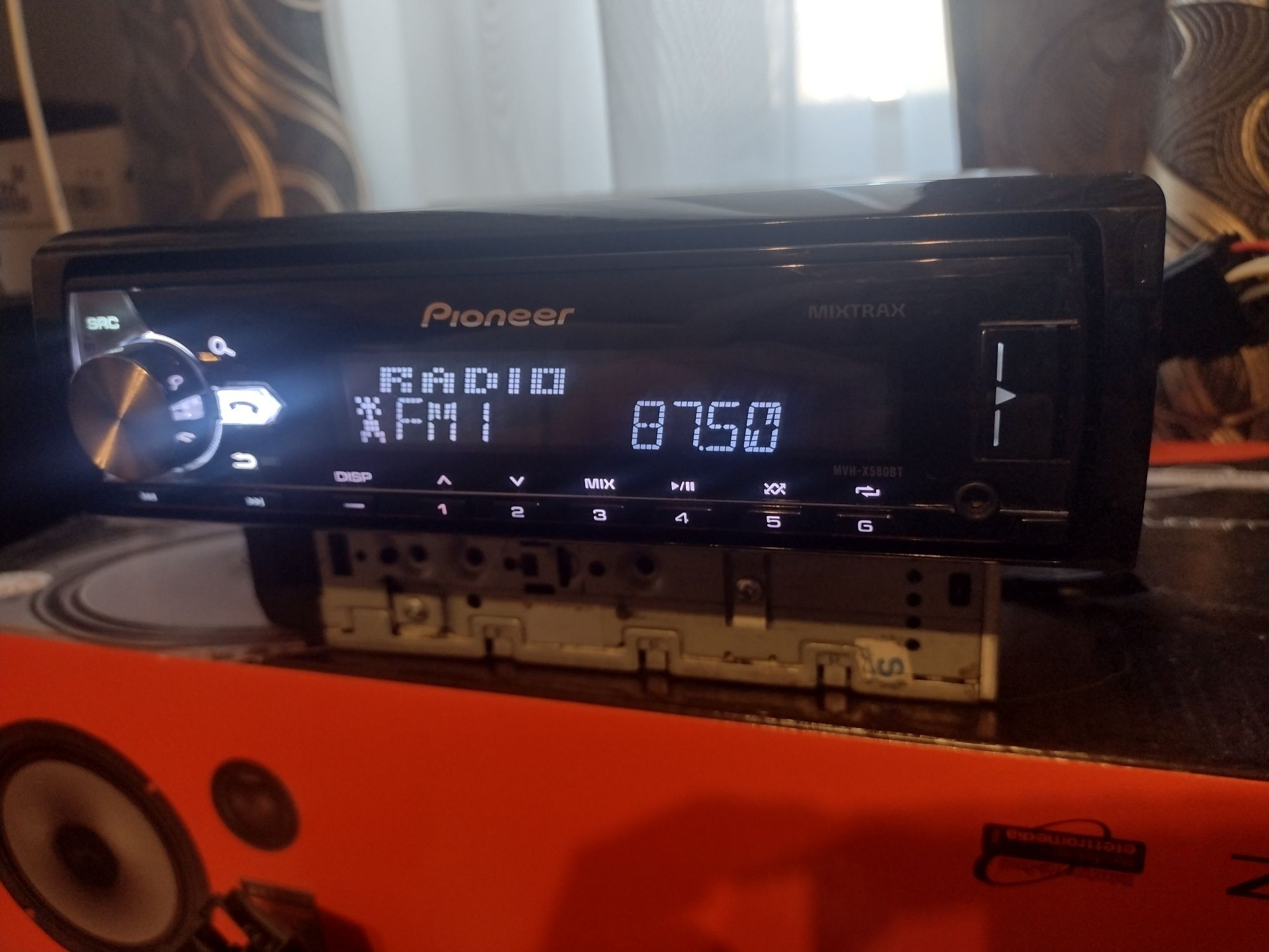 Процессорная автомагнитола Pioneer MVH-X580BT