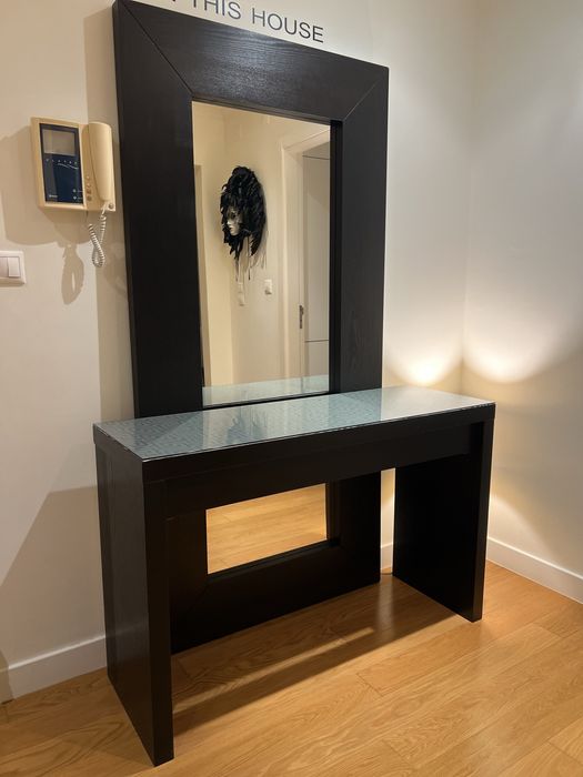 Conjunto Aparador e Espelho