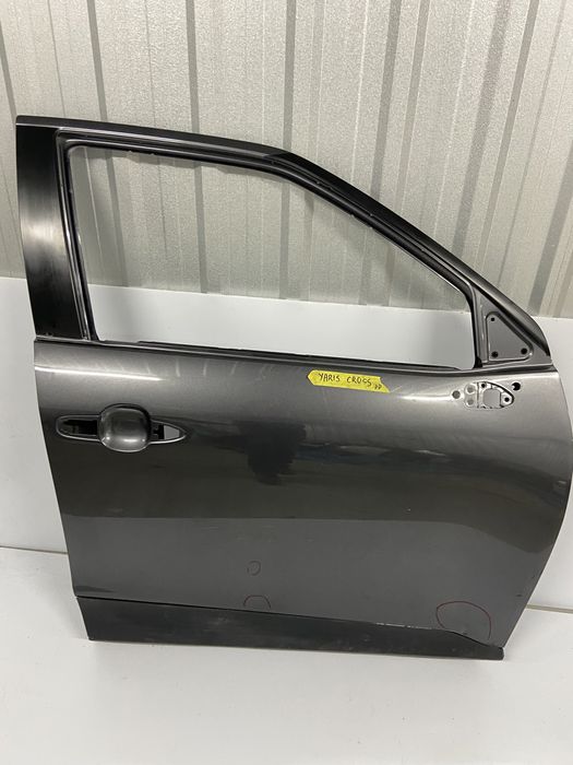 Drzwi Toyota Yaris Cross przód prawe