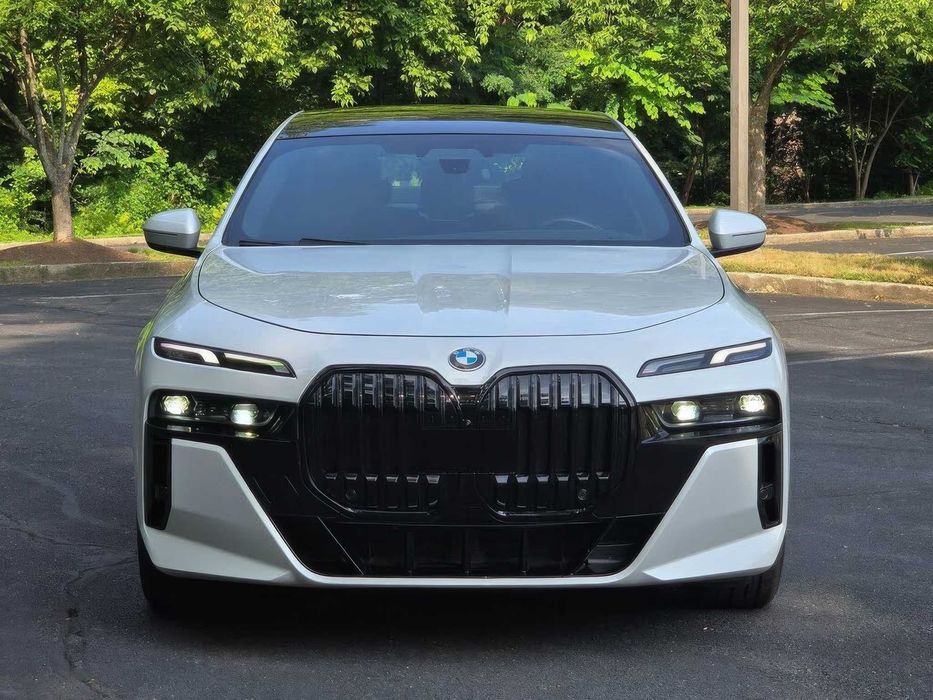 BMW 7 Series 740i      2023