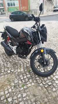 Honda CB 125F excelente moto