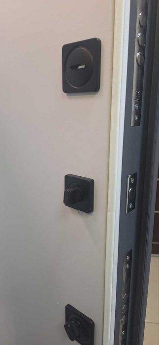 Двері вхідні металеві вуличні Iron. Антрацит. Нові.