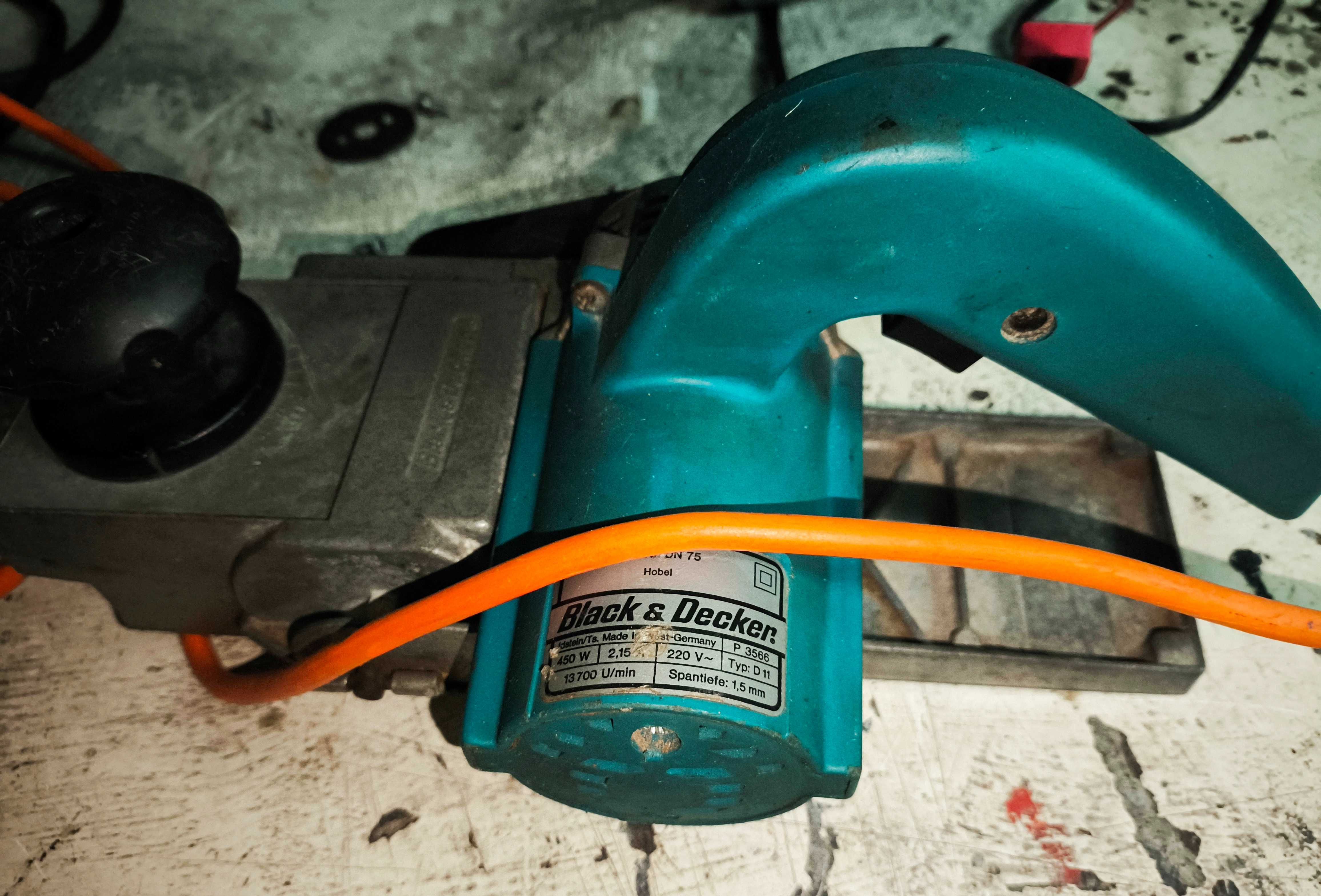 Plaina Black & Decker DN 75 gama profissional
