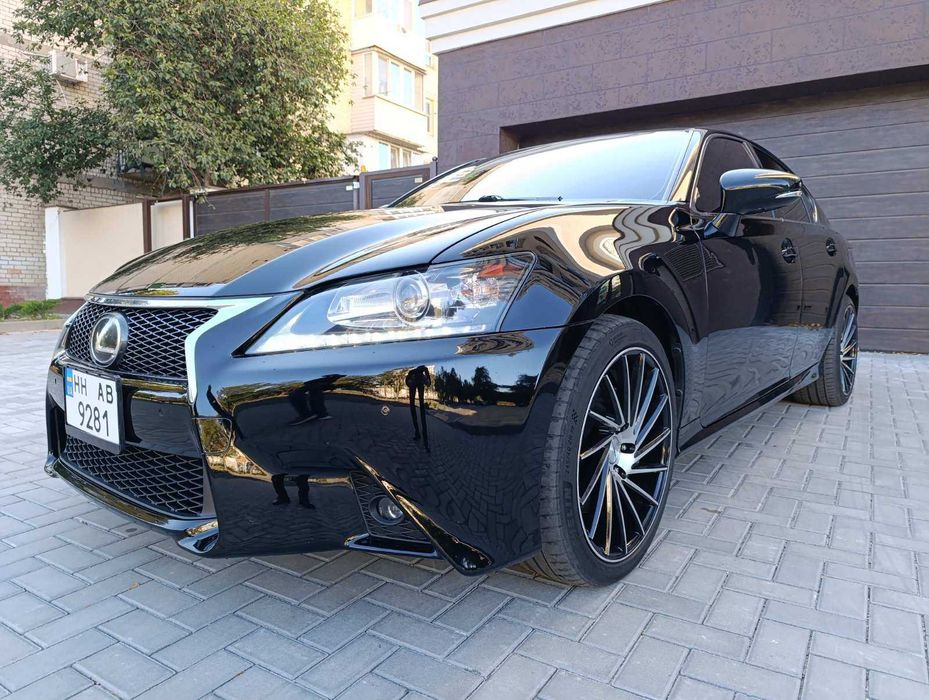 Lexus GS 350 2014 року 3.5 л. /бензин