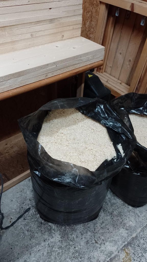 Trociny suche 120L bez pyłu worki z trocinami ze stolarni