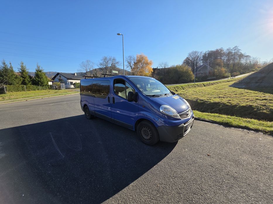 Opel Vivaro 2014r 2.0 D 9 osób