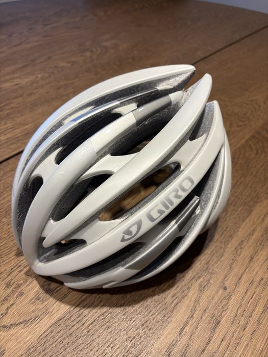 Capacete marca Giro M