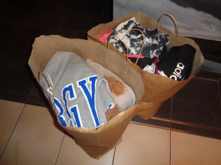 zestaw ciuszków dla dziewczynki po córce oddam za darmo r. 12-15 lat