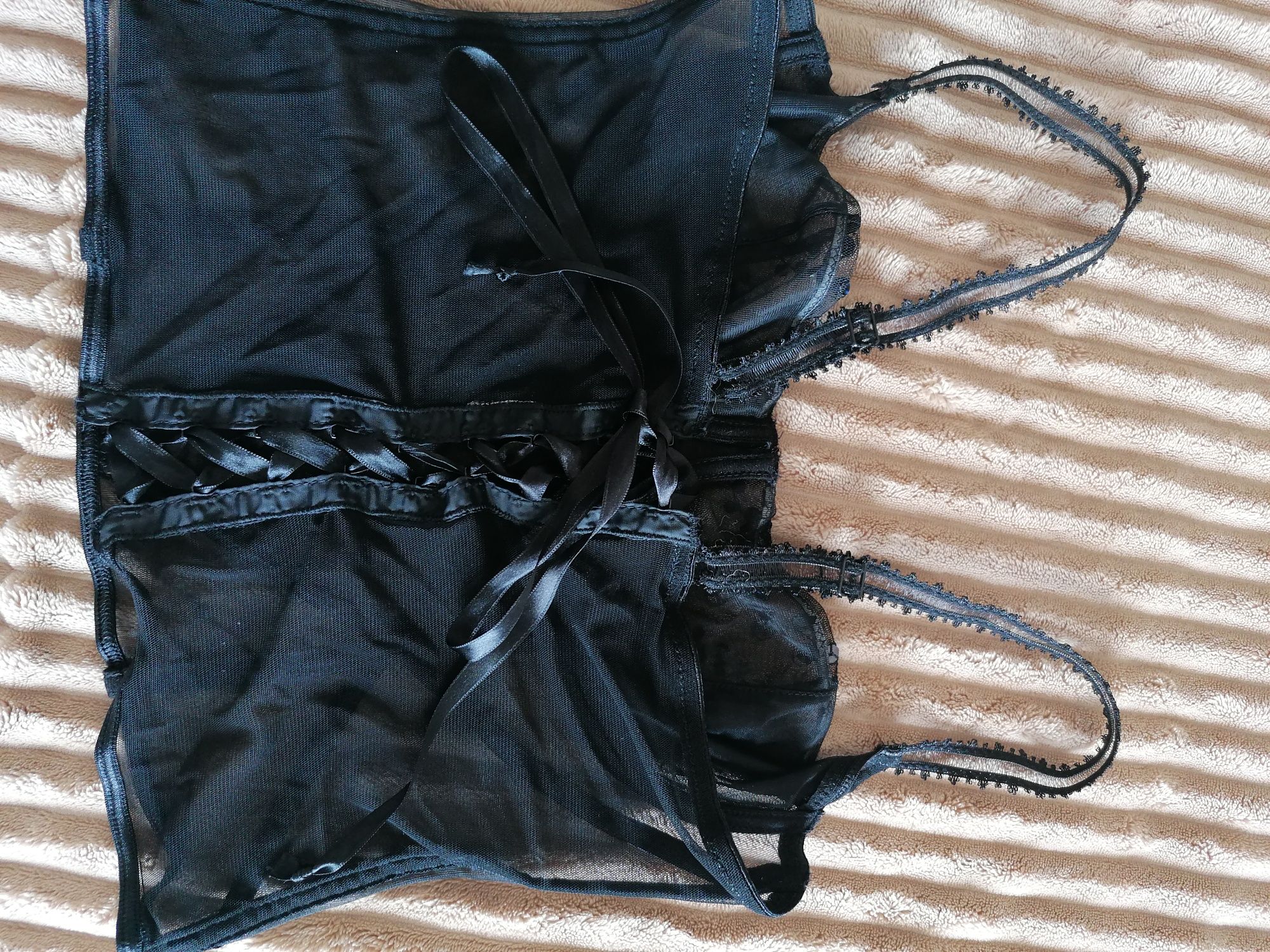 Corpete com detalhe