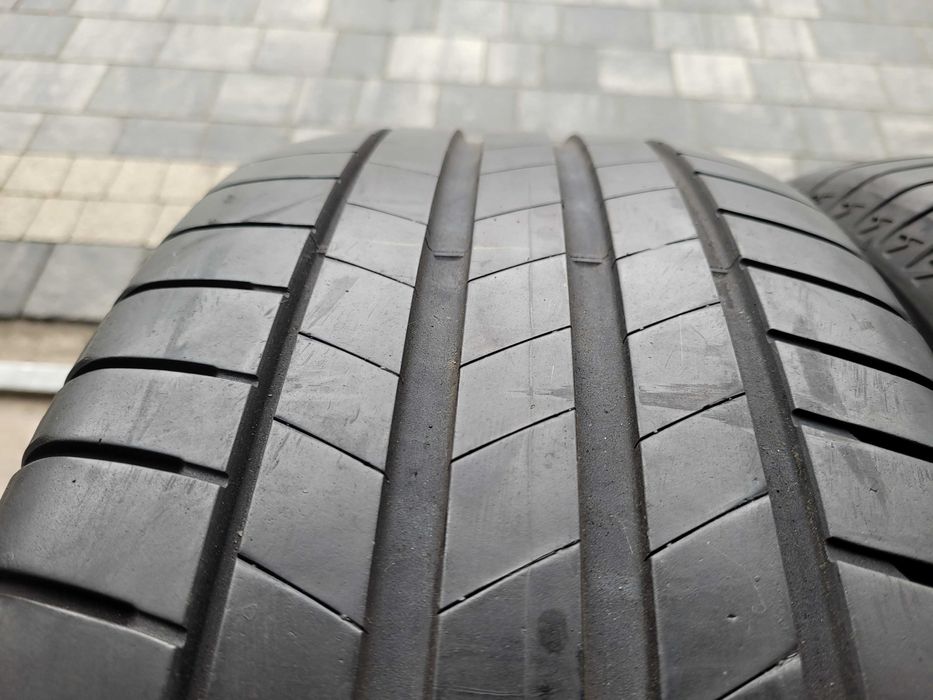 225 / 55 R 18  Bridgestone