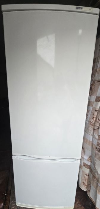 Продам двухкамерний холодильник ATLANT