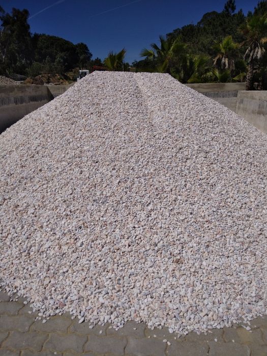 Pedra Rolada Mármore Branco 2, seixo jardim, 160€IVA