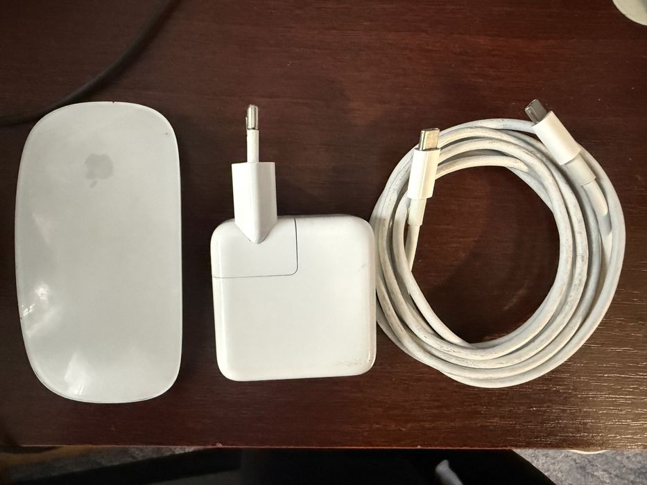 Продам macbook air M1 8/256gb