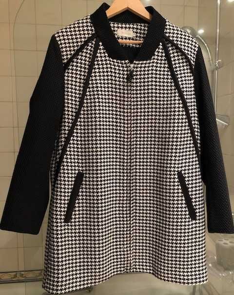 Elegante casaco senhora, preto e branco, marca Hongo.