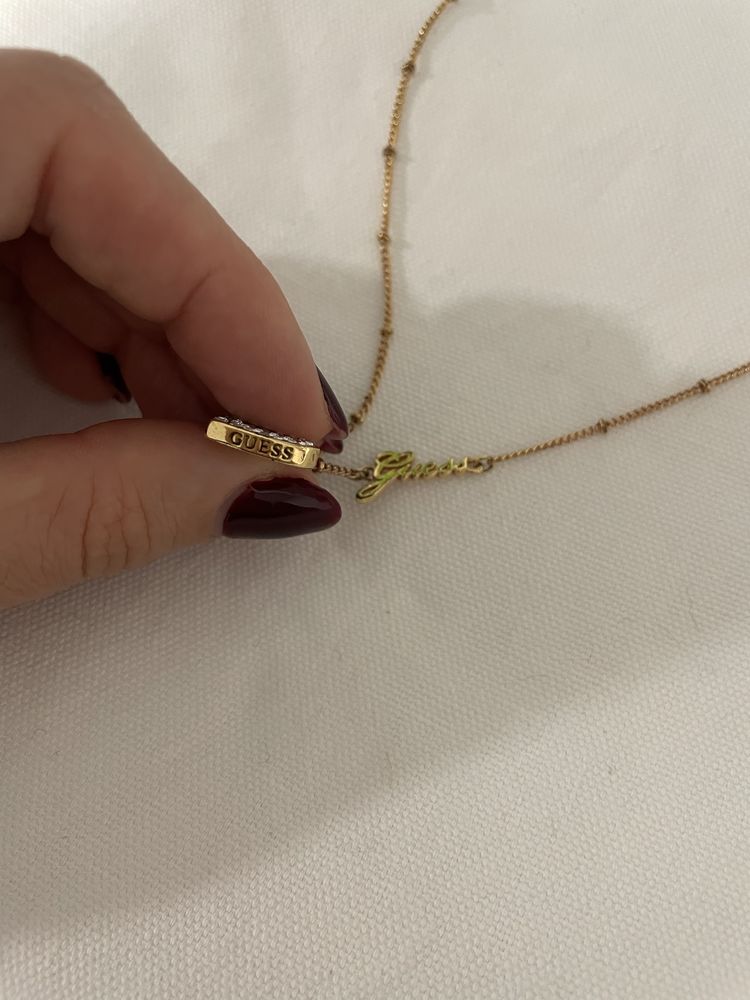 Colar original em forma de coração guess