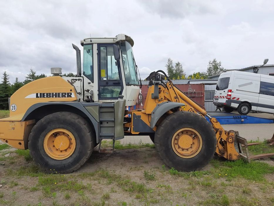Liebherr 538 (2006r) 550 554 L 542  Cena:109.900 zł Netto / świeżo sprowadzona/szufla wysokiego załadunku