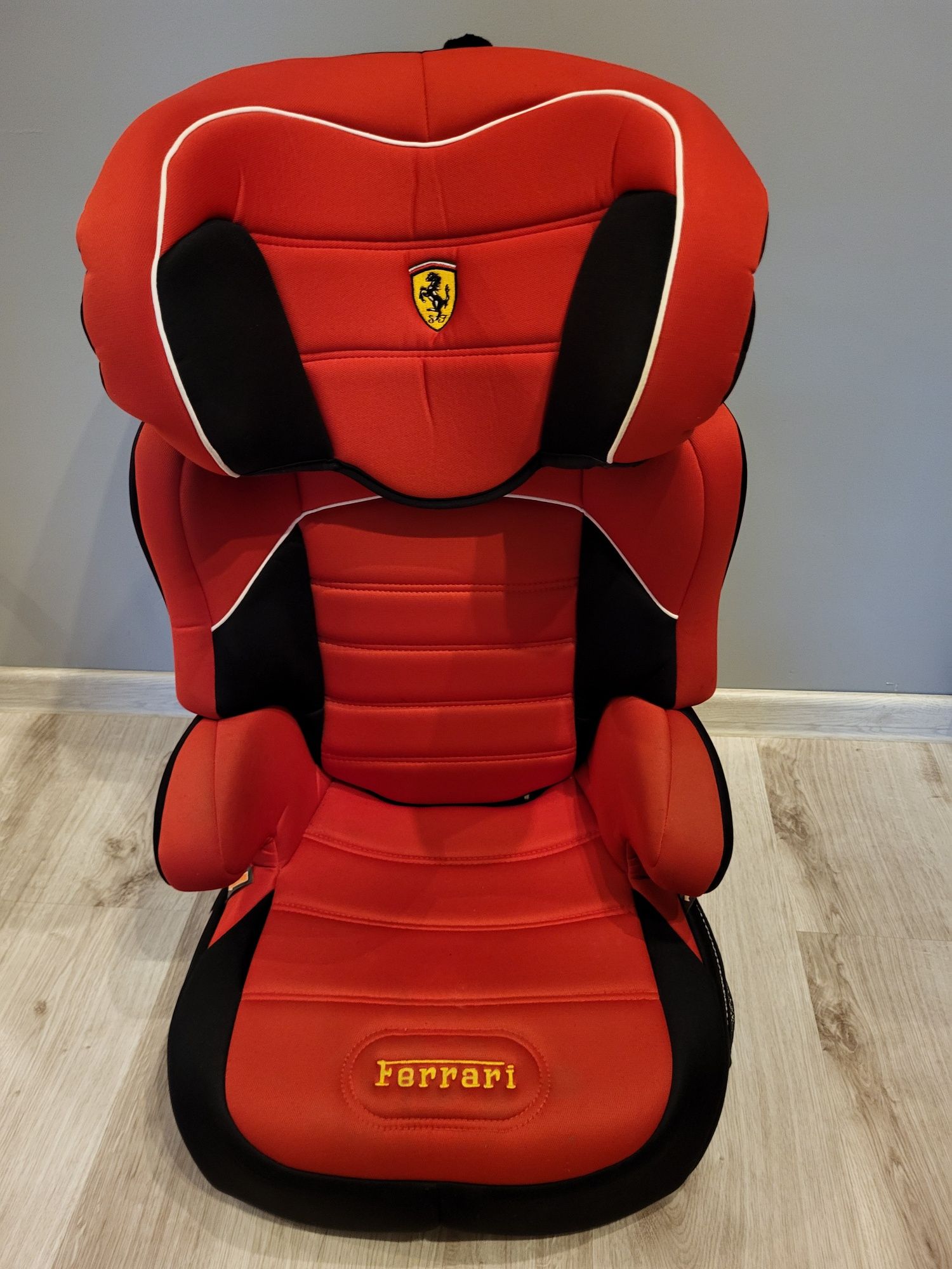 Fotelik samochodowy Ferrari 15-36 Kg