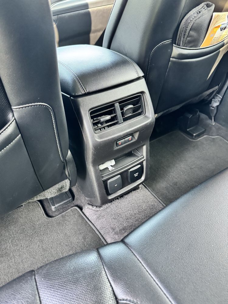 Ford Edge 2019 року в комплектації Titanium